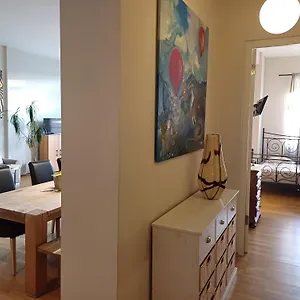 Tillyhome Apartment